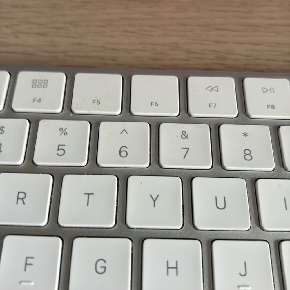 Apple Magic Keyboard - Silver and White